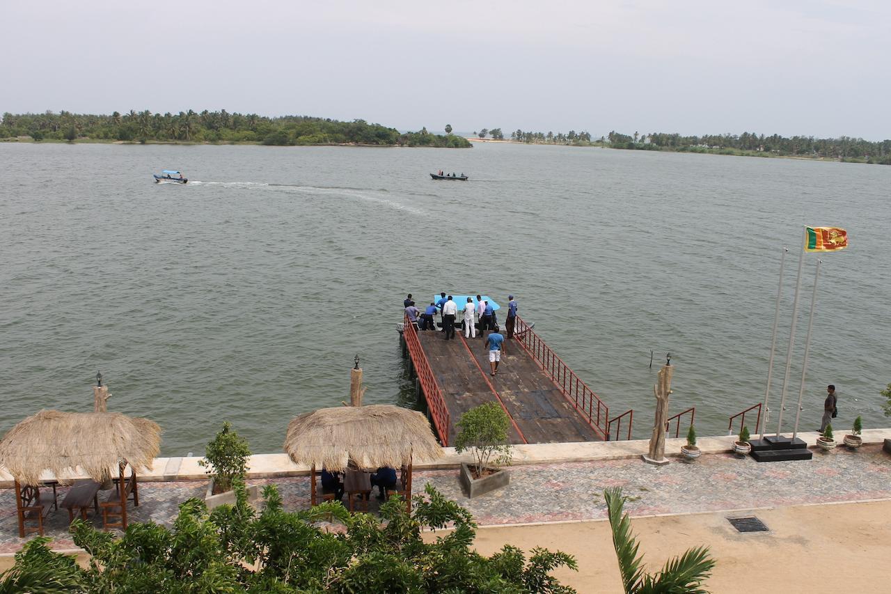 โรงแรมอีสต์ ลากูน Batticaloa ภายนอก รูปภาพ
